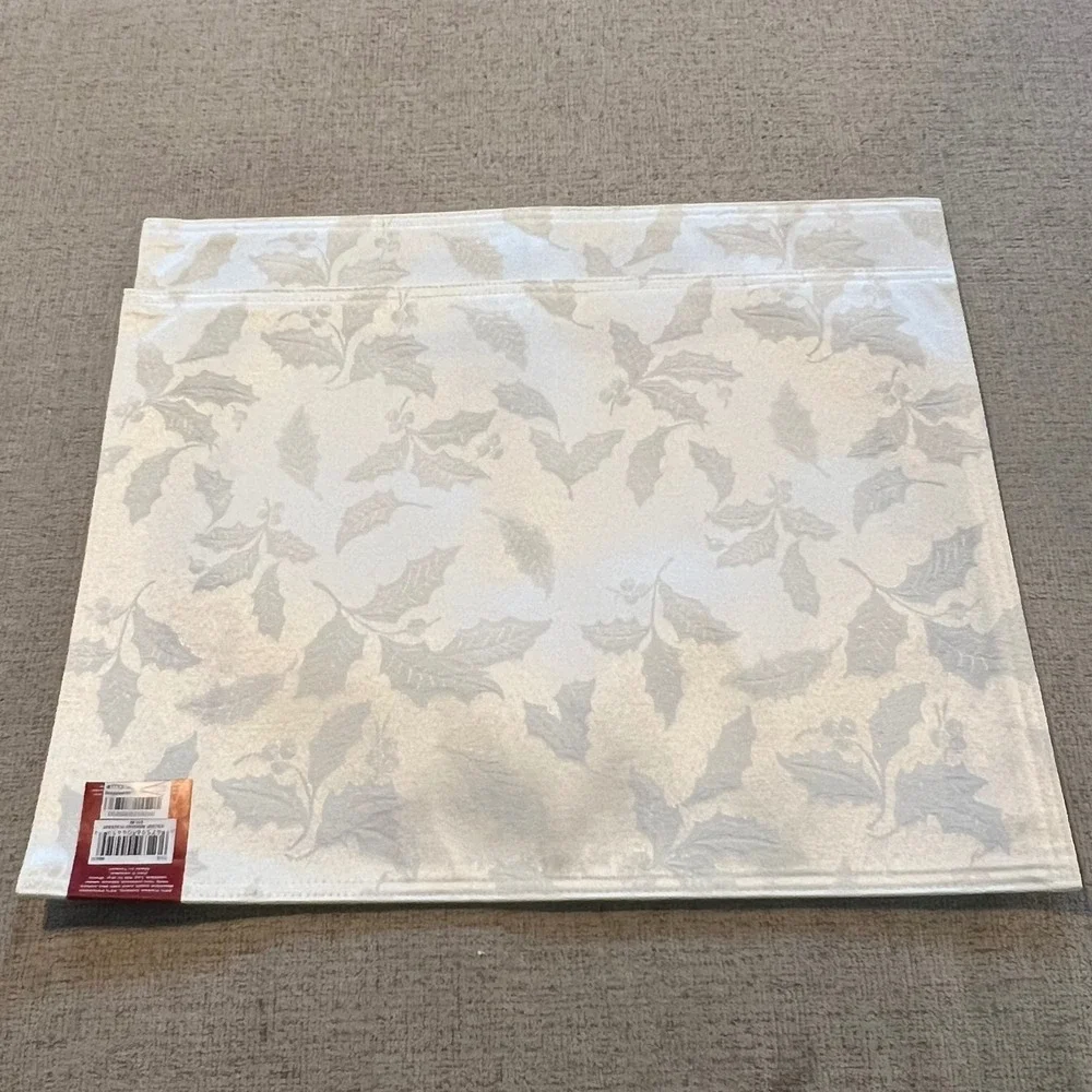 Lenox Holiday Nouveau Placemats Set of 2 Christmas Holly Plaid Ribbon Damask NEW